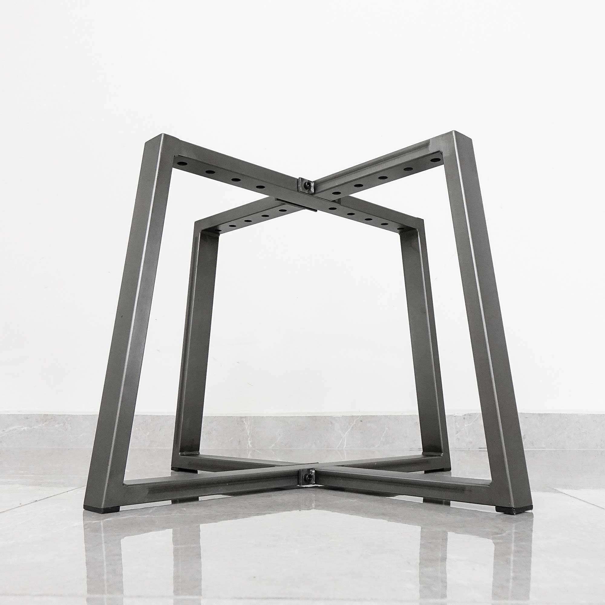 Teräs loft industrial metallijalka