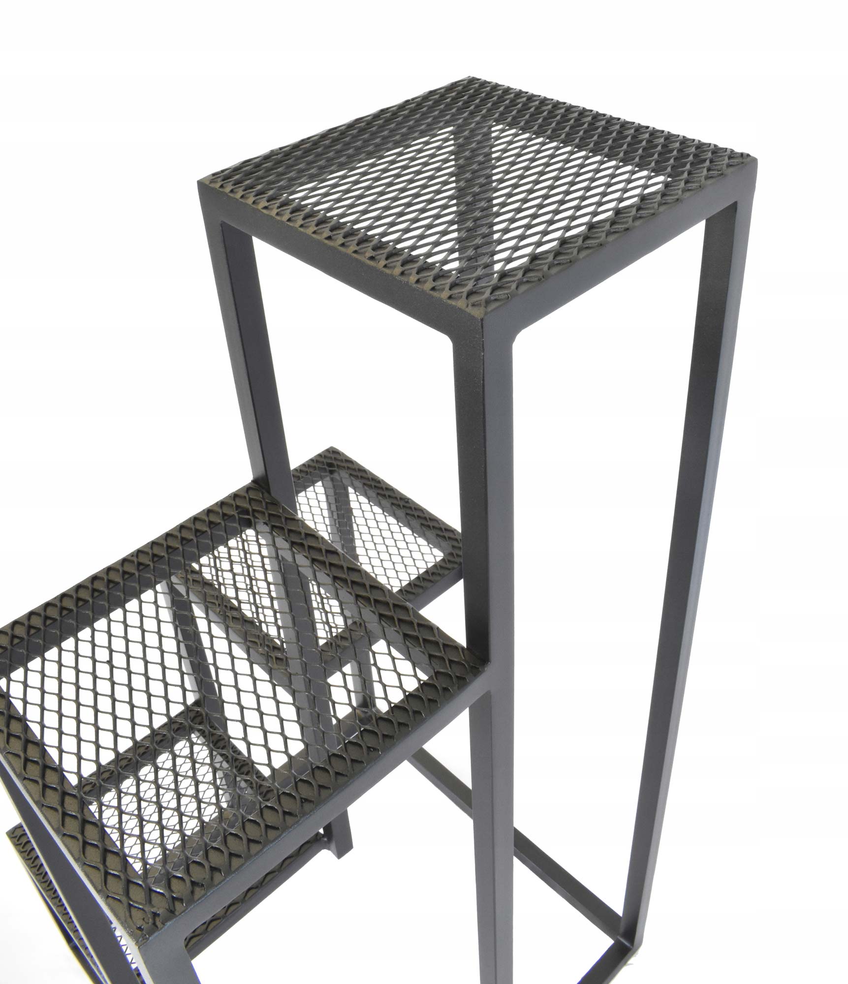 kukkateline matta musta metalli