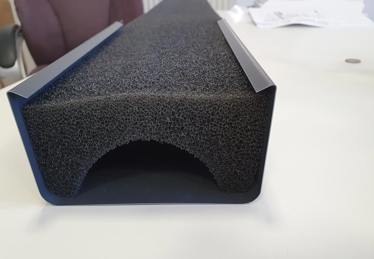 Sadeverikourun suoja