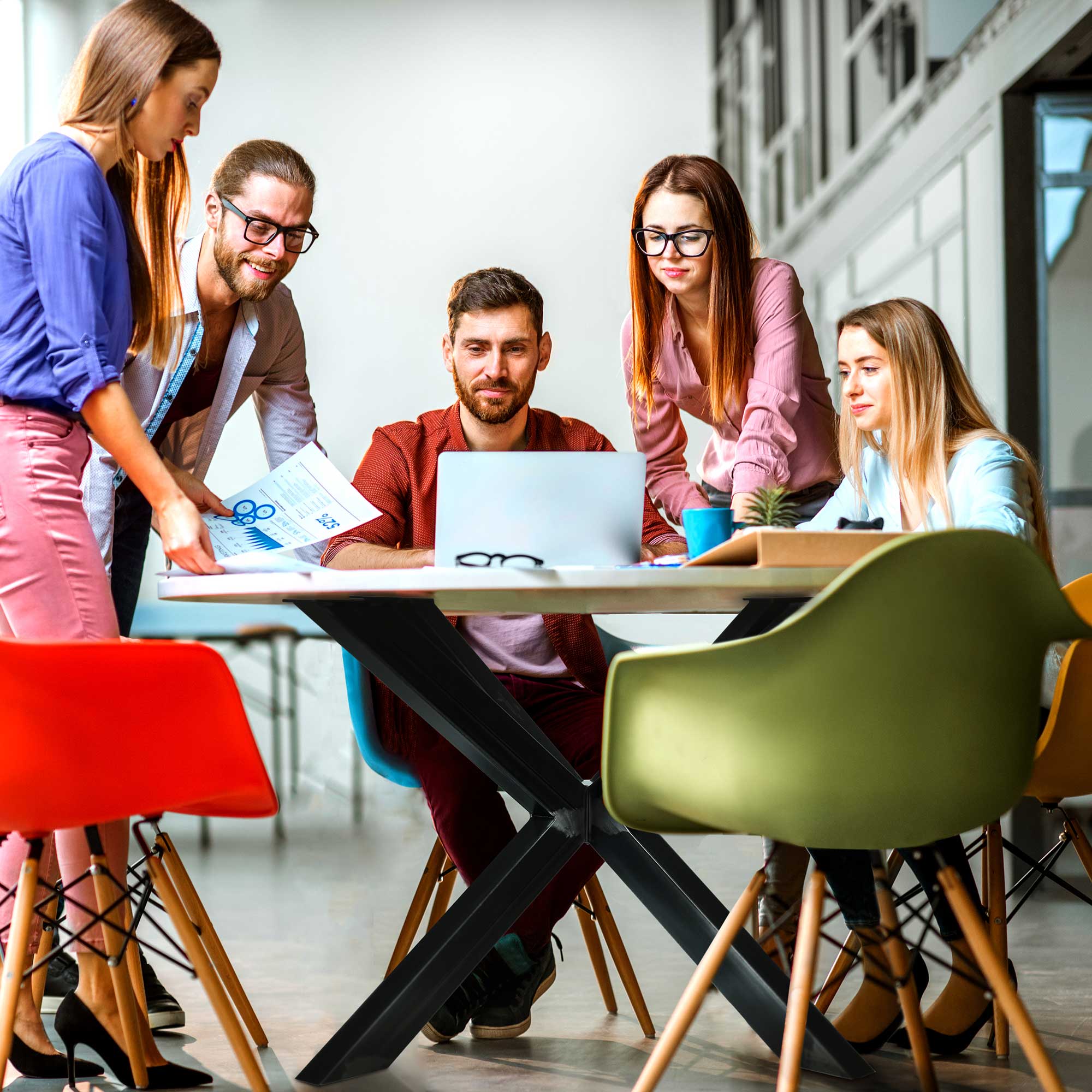 Atal metallijalat pyöreälle pöydälle