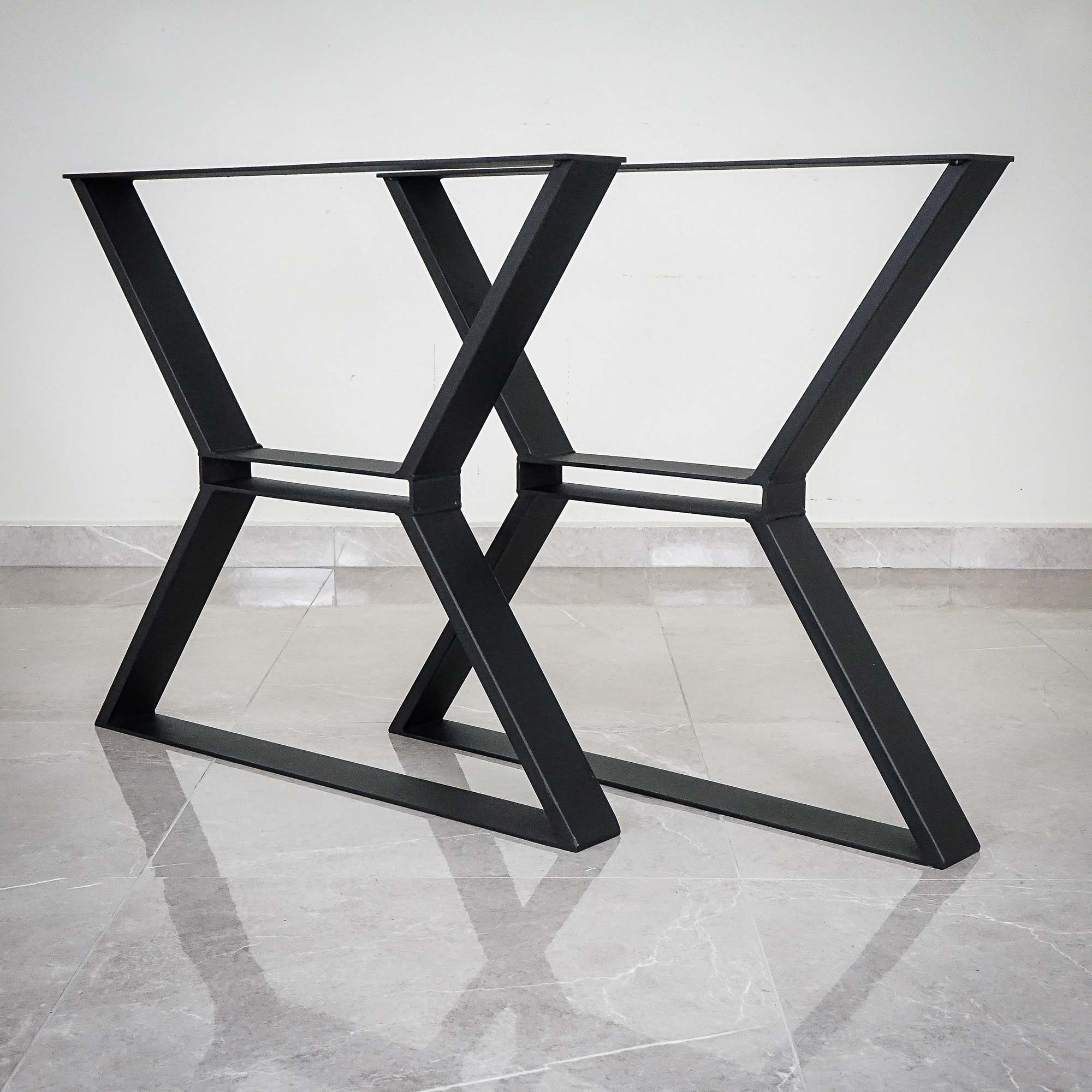 Metallinen pöydänjalka Prestige X musta