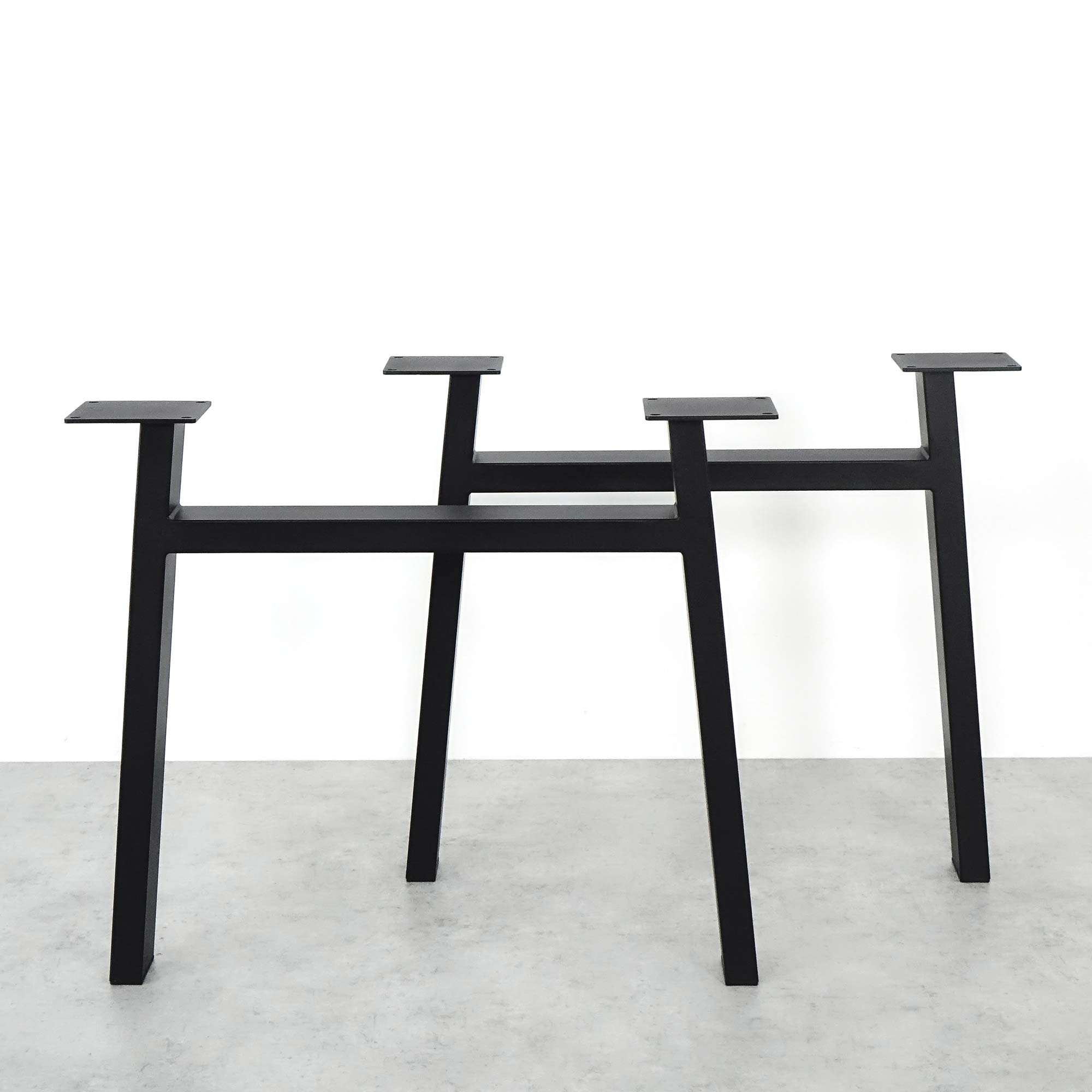 Metalliset pöydänjalat mustat H pöytään