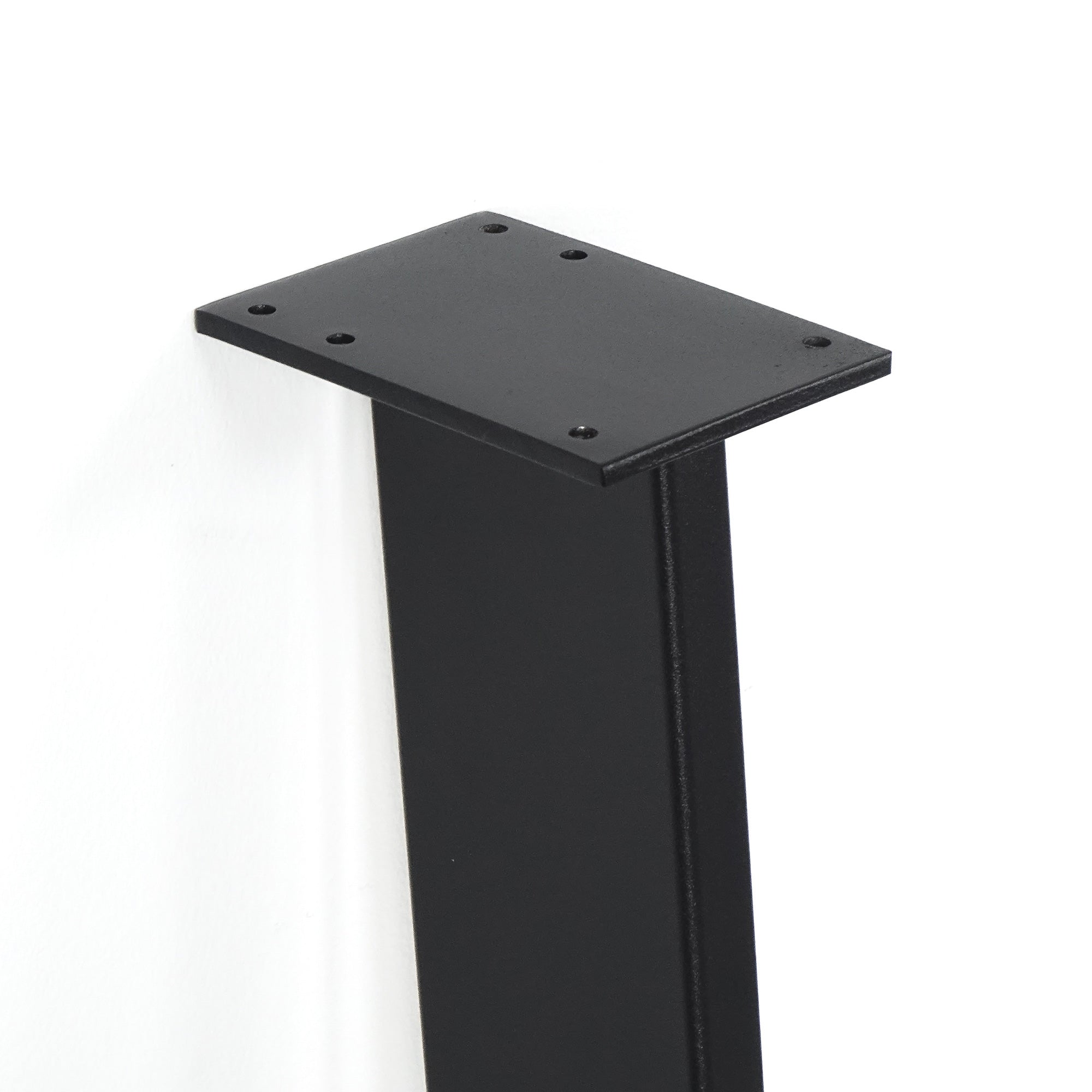 Pöydänjalan kiinnitys reiät